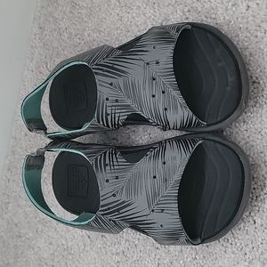 Boy's Reef sandals